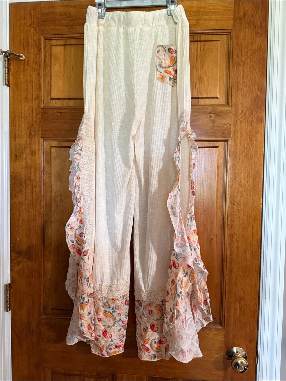 POL Cream Floral Paisley Tiered Set with Coral Accents - Picture 3 of 6